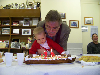 FELIZ CUMPLEAÑOS (2-Tarta.jpg)