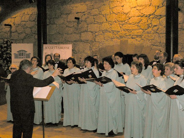 Actuación de nuestro coro-1 (Ev47-07-Coro-1.jpg)