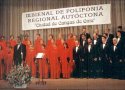 Actuando en la Bienal (b3_coro3_ico.jpg)