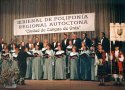 Actuando en la Bienal (b3_coro5_ico.jpg)