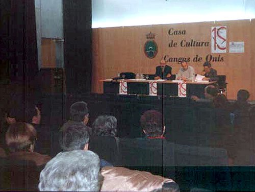 Mesa del Simposio (2) (simp1_foto2.jpg)